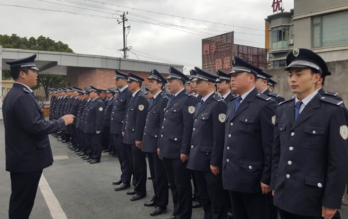 保安大隊大隊長李漢斌部署工作